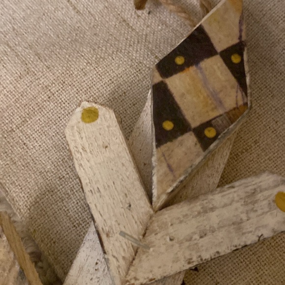 13”x13” UNIQUE ❄️🎁SNOWFLAKE— WOODEN PAINTED, DECOPAGED & SEALED MCK lovers SALE - Picture 7 of 7